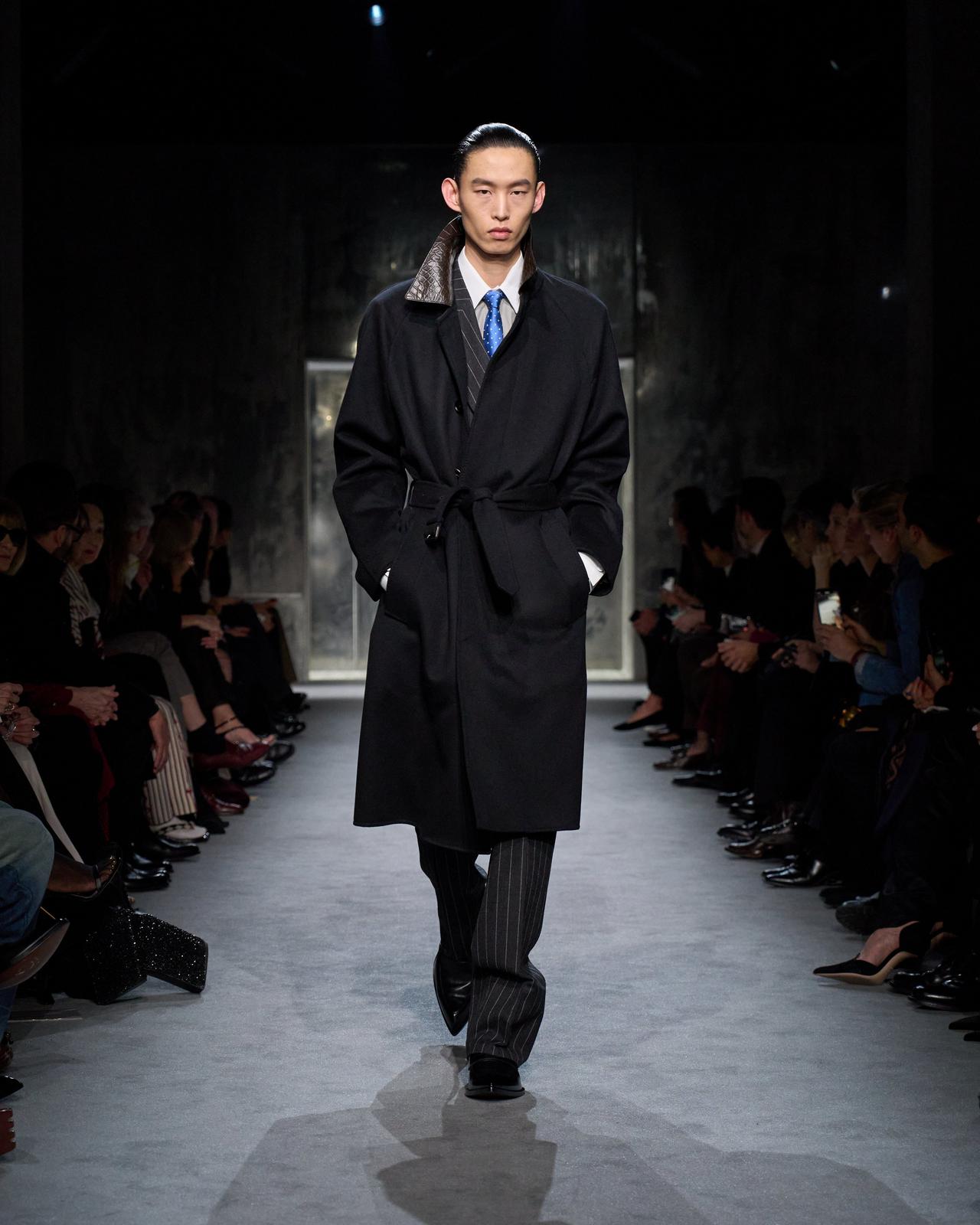 ALLIGATOR COLLAR CASHMERE BLEND COAT image number 3