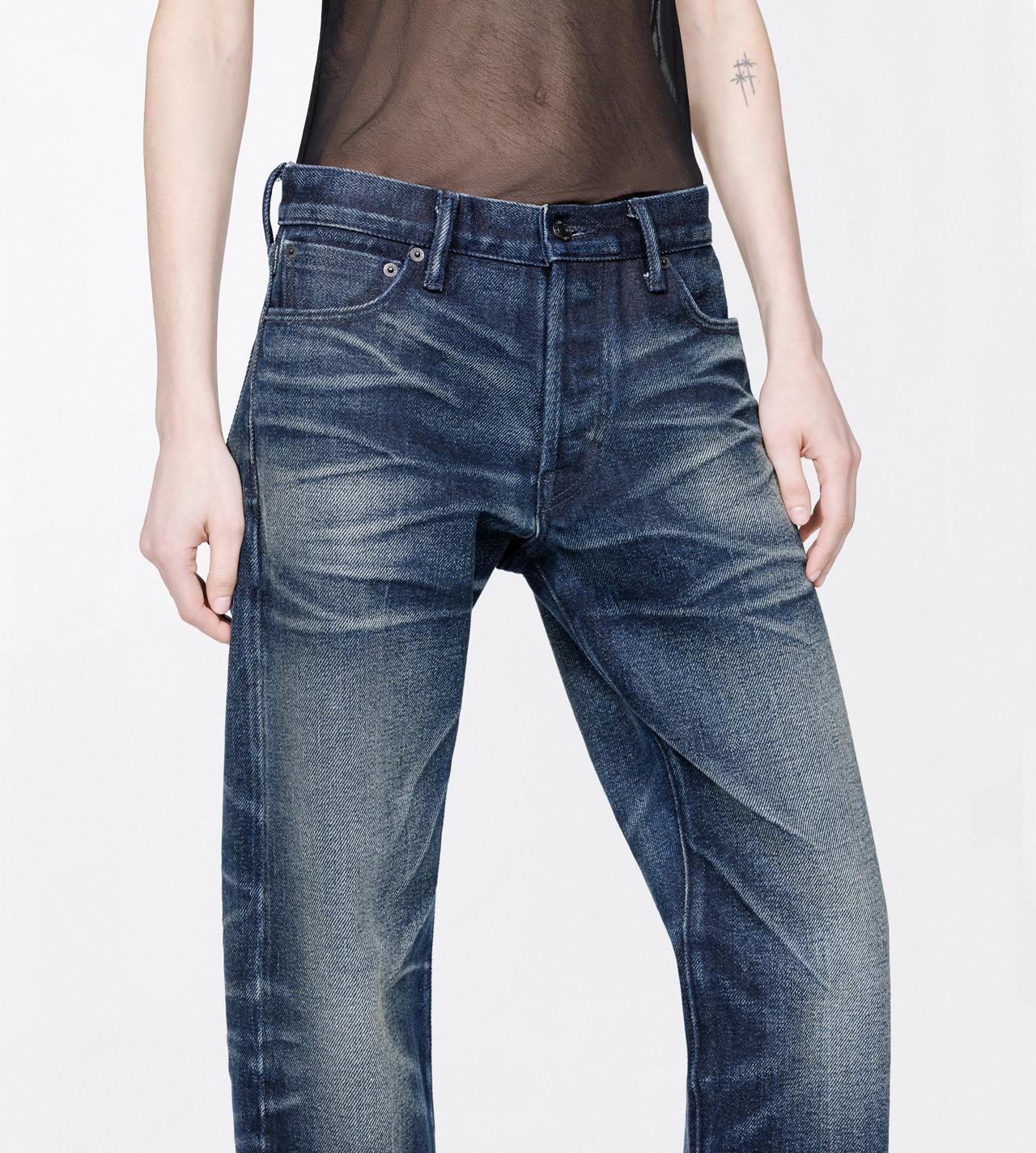 TOM FORD DENIM WASHED INDIGO LOW WAIST WALI FIT SELVEDGE DENIM PANTS