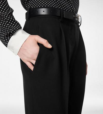 SHARP GRAIN DE POUDRE RELAXED PLEATED STRAIGHT PANTS image number 1