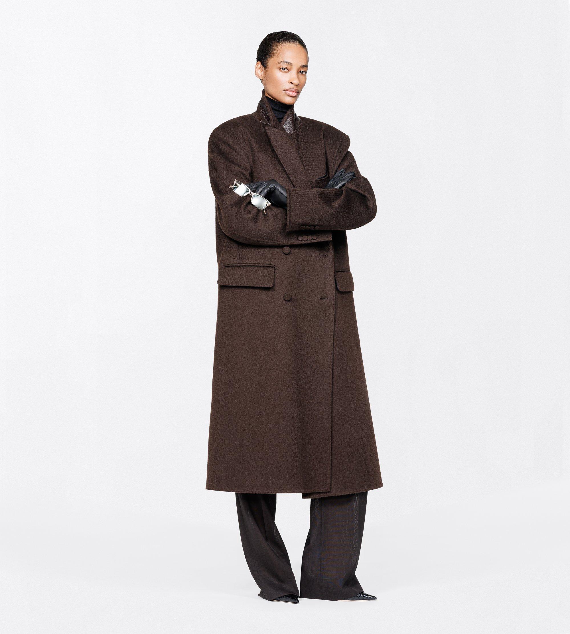 ELEGANTE HOSE AUS LEICHTER SCHURWOLLE MIT WEITEM BEIN