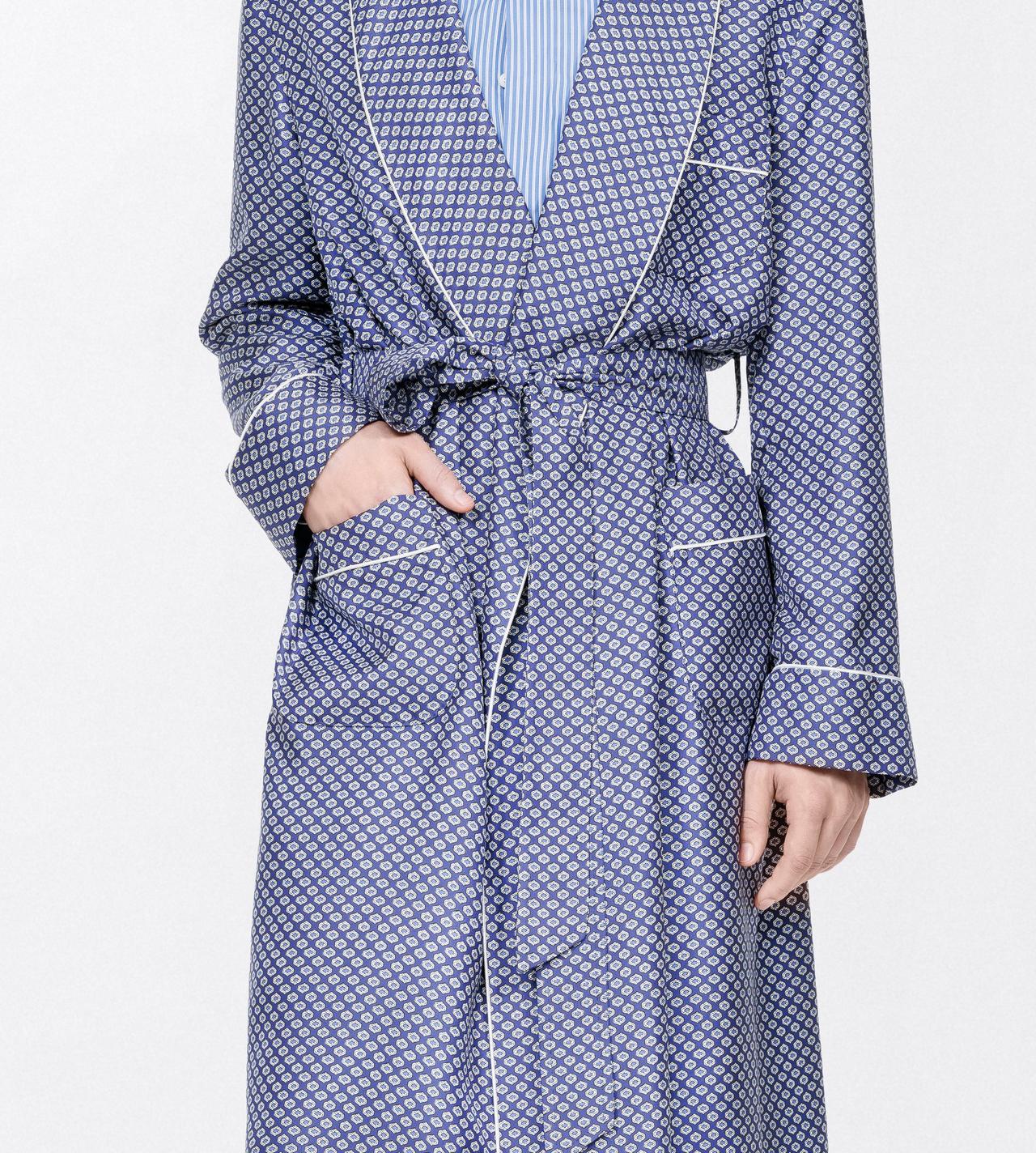 TOM FORD  COMBO BLUE SHADES MICRO ORNAMENTAL PRINTED SILK TWILL ROBE
