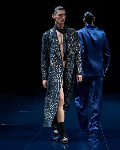 PEIGNOIR EN JACQUARD MOIR&Eacute; ABSTRAIT image number 4