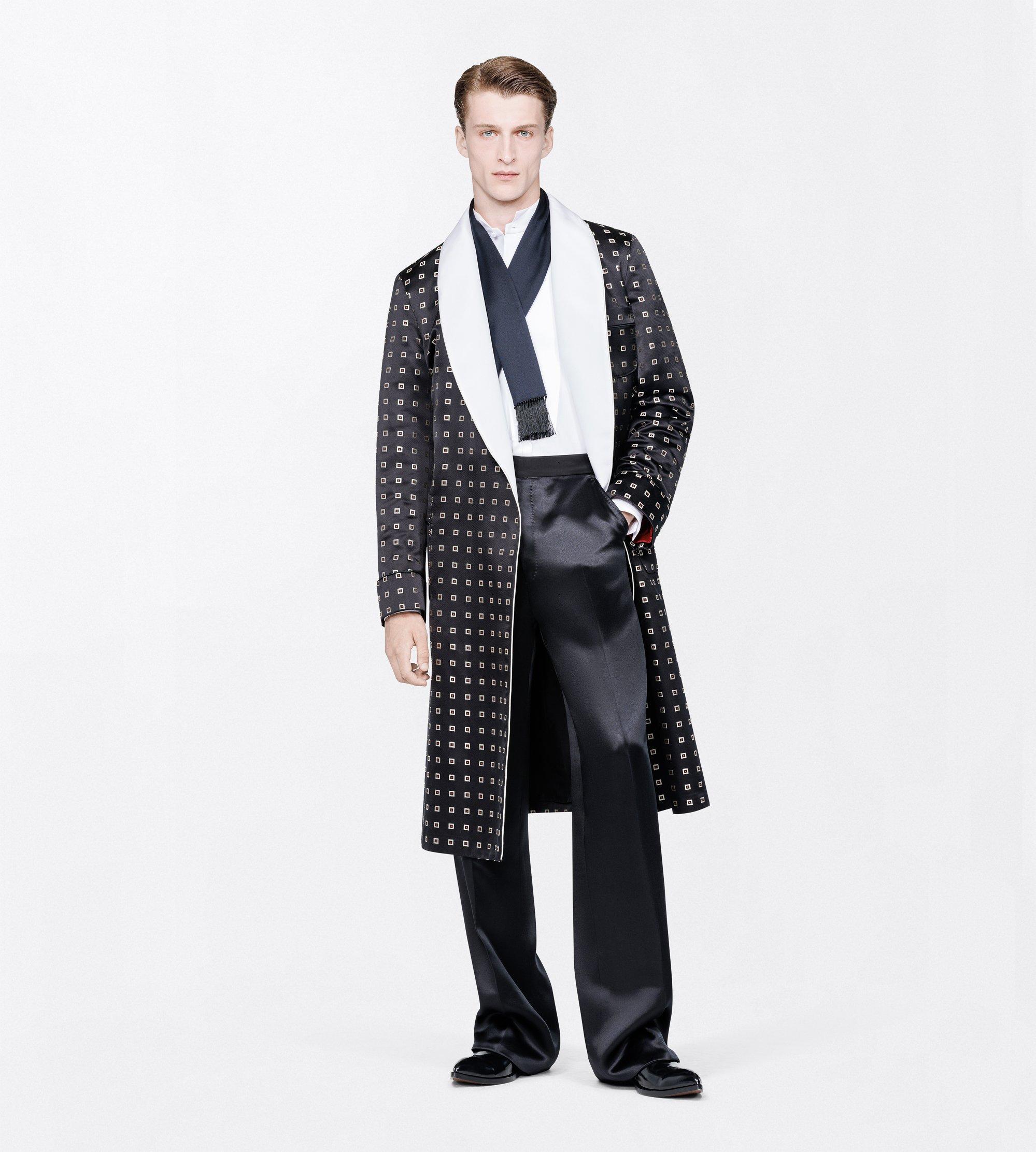GEOMETRICAL SQUARE DOUBLE DUCHESSE ROBE