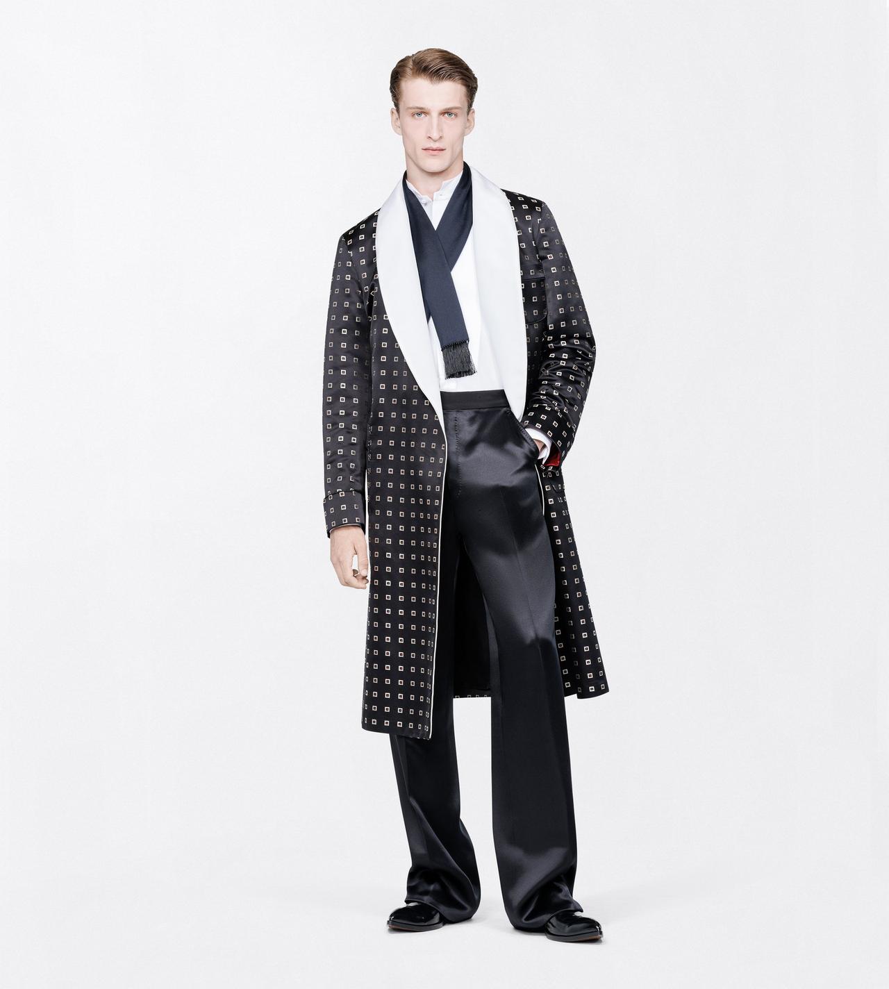 TOM FORD SILK BLACK + WHITE GEOMETRICAL SQUARE DOUBLE DUCHESSE ROBE