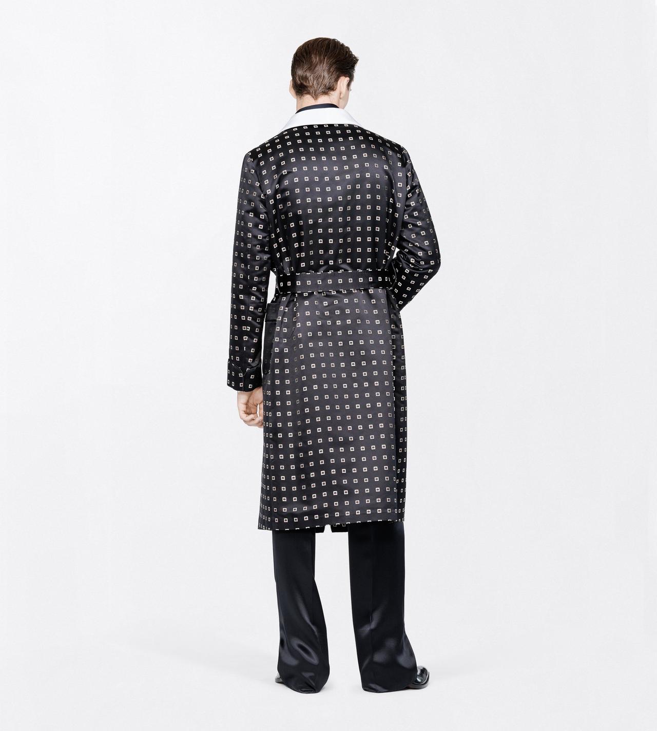 TOM FORD SILK BLACK + WHITE GEOMETRICAL SQUARE DOUBLE DUCHESSE ROBE