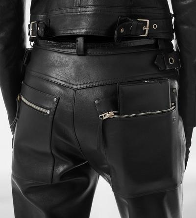 SUPPLE GRAIN LEATHER VERTICAL WALLET image number 4