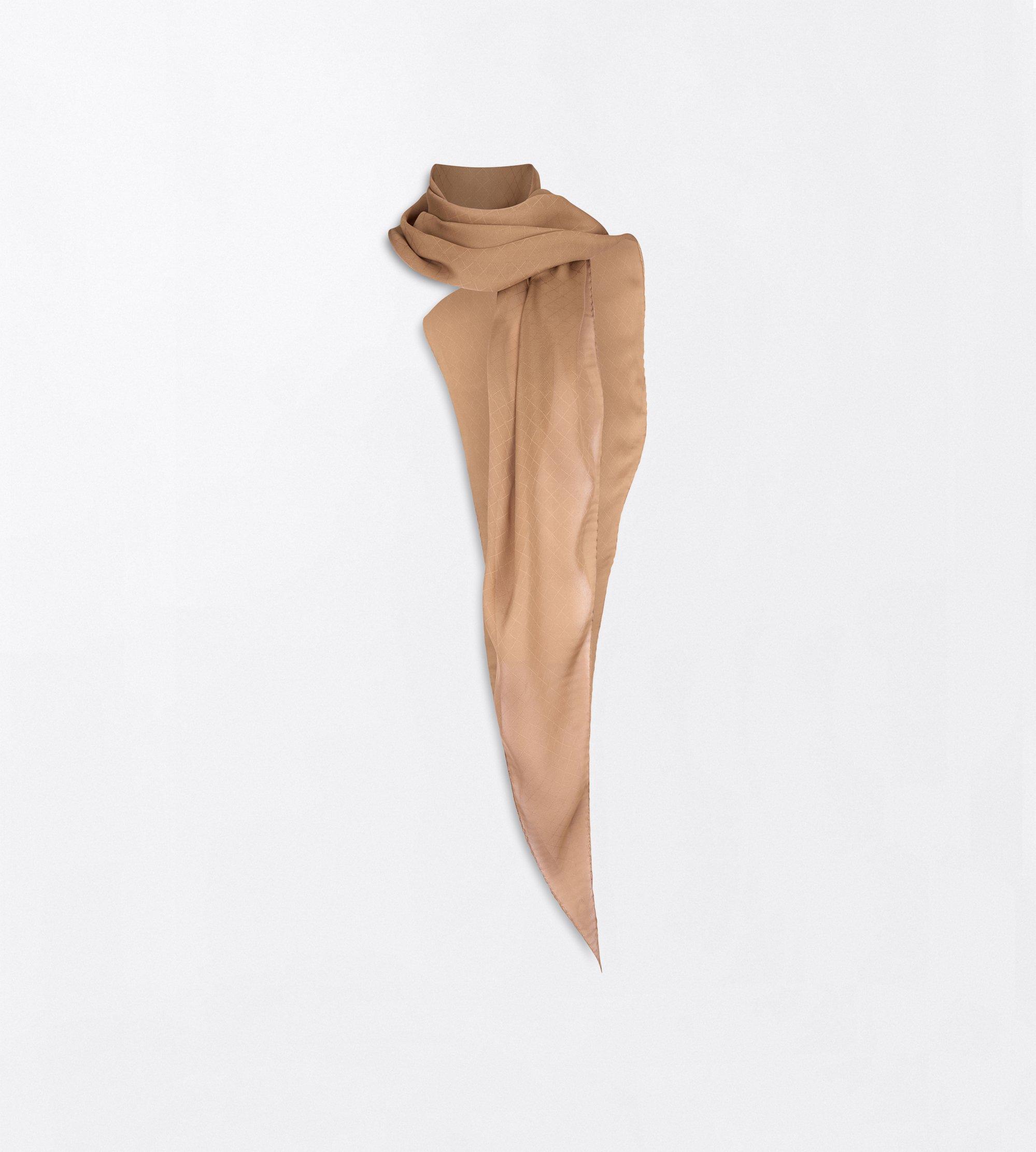 SEIDENCHIFFON MIT TF-RAUTENMUSTER