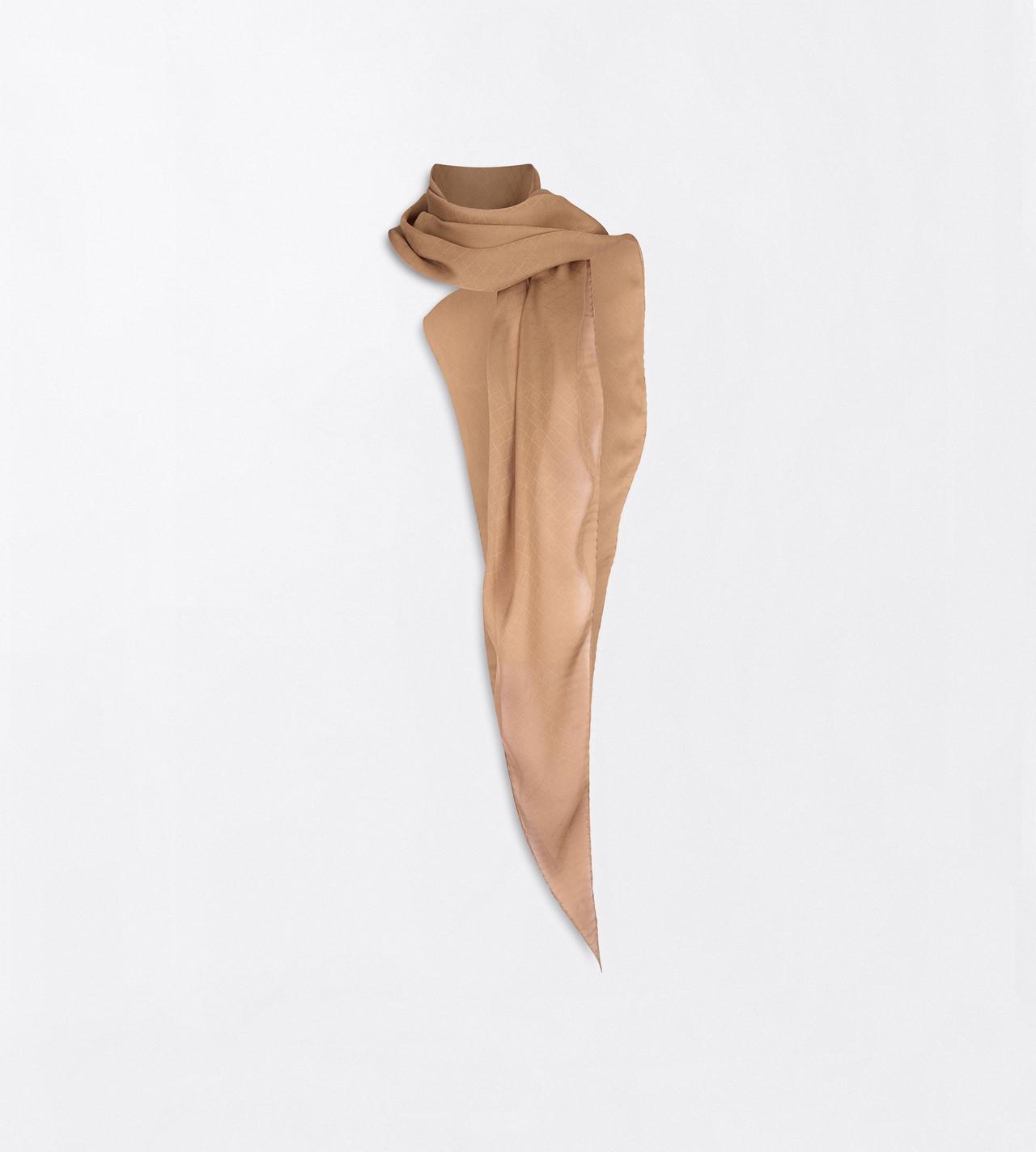TOM FORD SILK HAZELNUT LOSANGE EN MOUSSELINE DE SOIE &Agrave; MOTIF TF INT&Eacute;GRAL