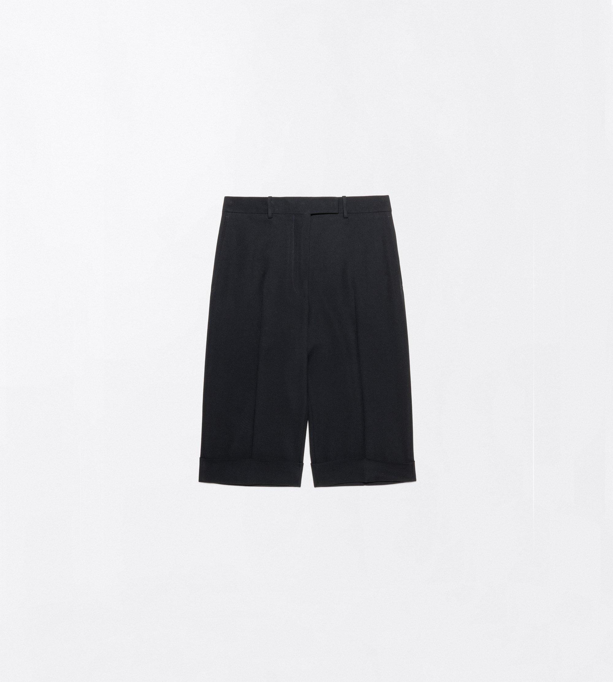 SHARP GRAIN DE POUDRE BERMUDA SHORT