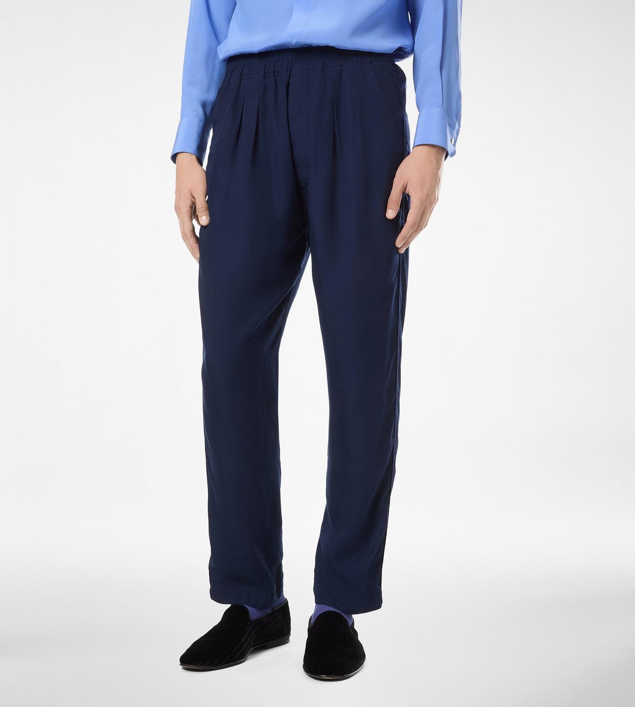 LYOCELL LIGHTWEIGHT PLEATED LOUNGE PANT image number 3