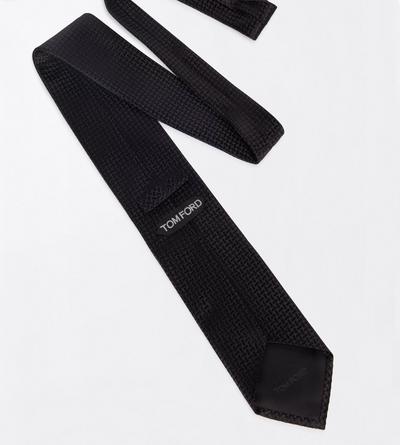 TOM FORD SILK BLACK &Agrave; D&Eacute;TERMINER - AUTOMNE 2026 HOMME SOIE