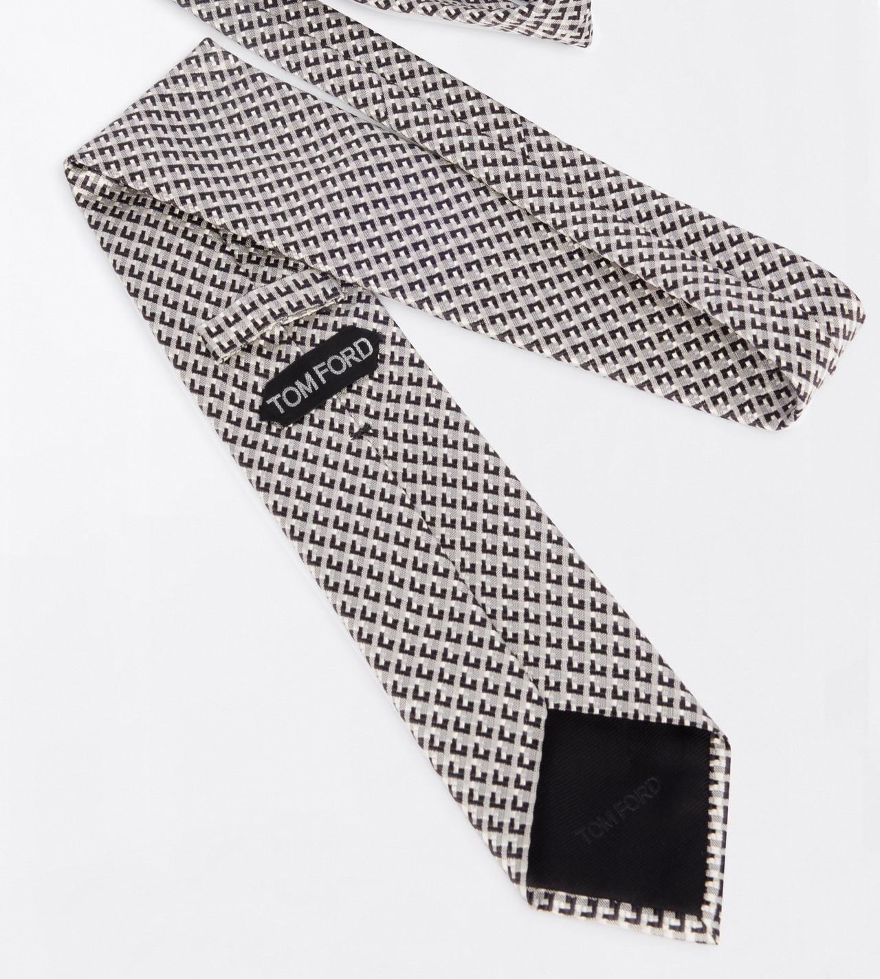 TOM FORD SILK BLACK AND WHITE MICRO DESIGN TIE