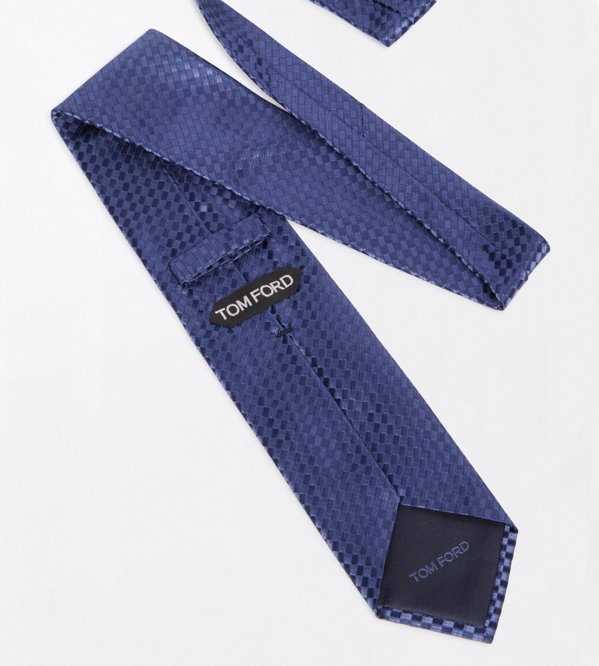 LARGE NET SATIN TIE