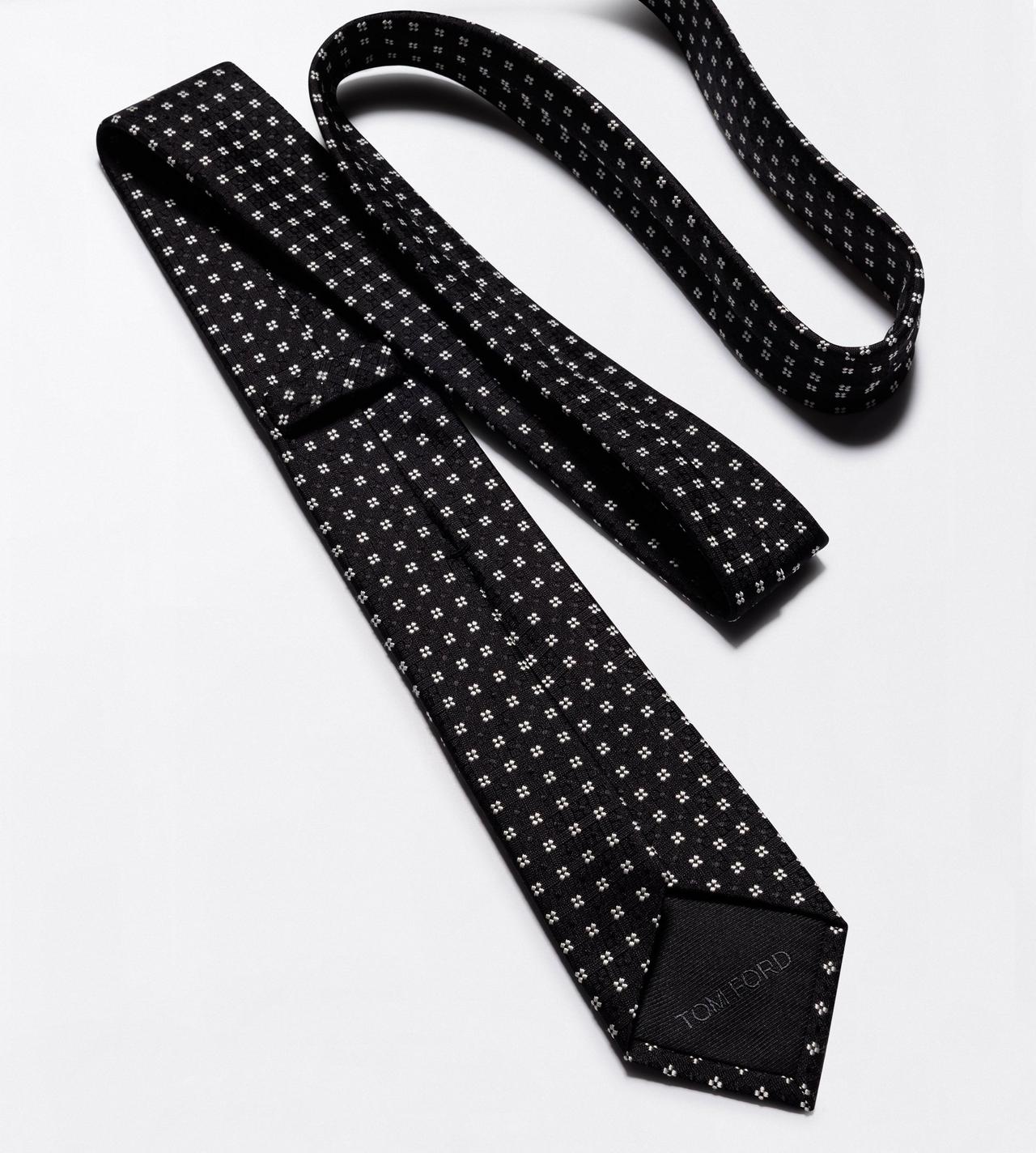 TOM FORD SILK BLACK AND WHITE SILK JACQUARD CLOVER TIE