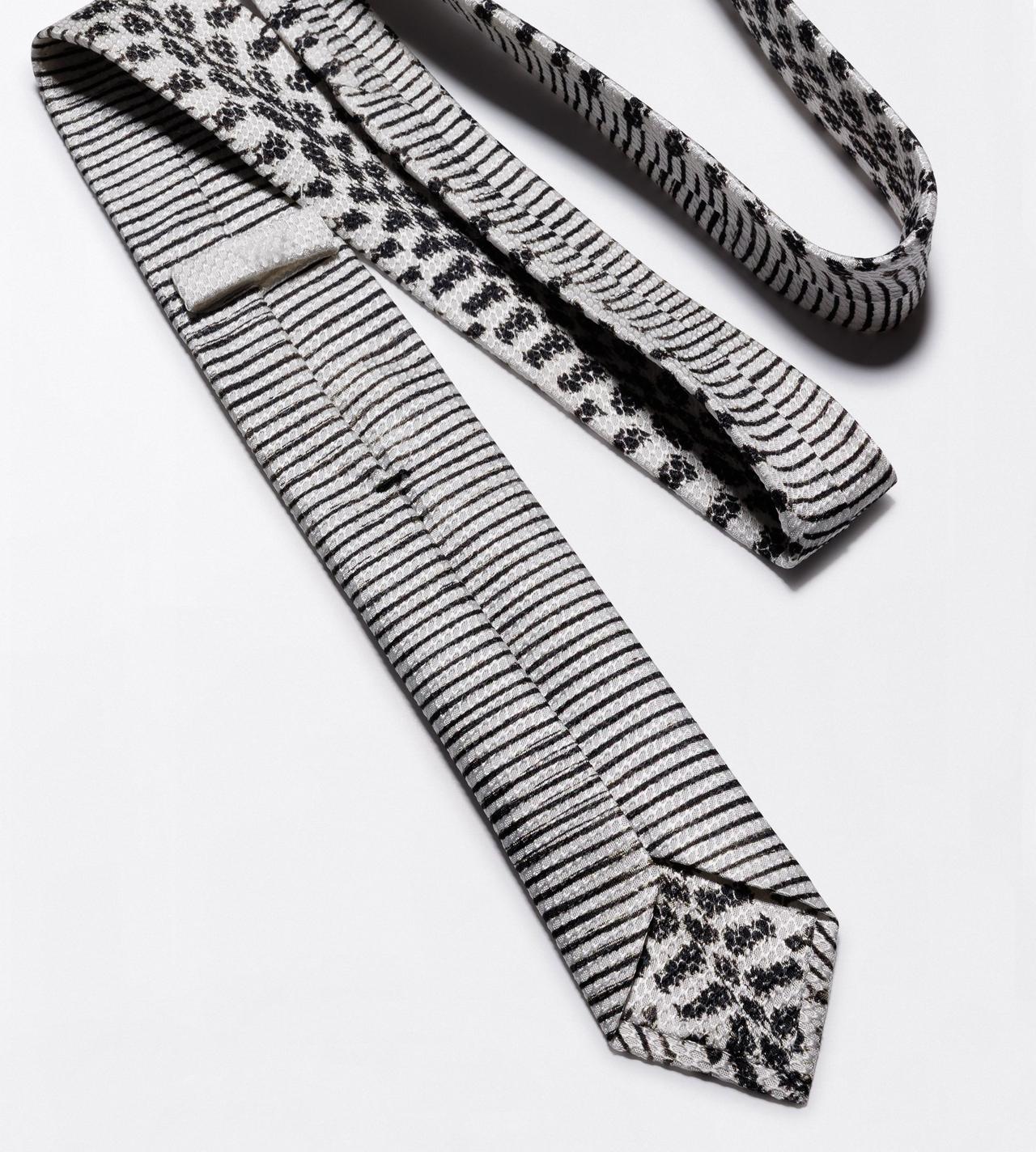 TOM FORD SILK WHITE & BLACK SNAKE PRINT TIE