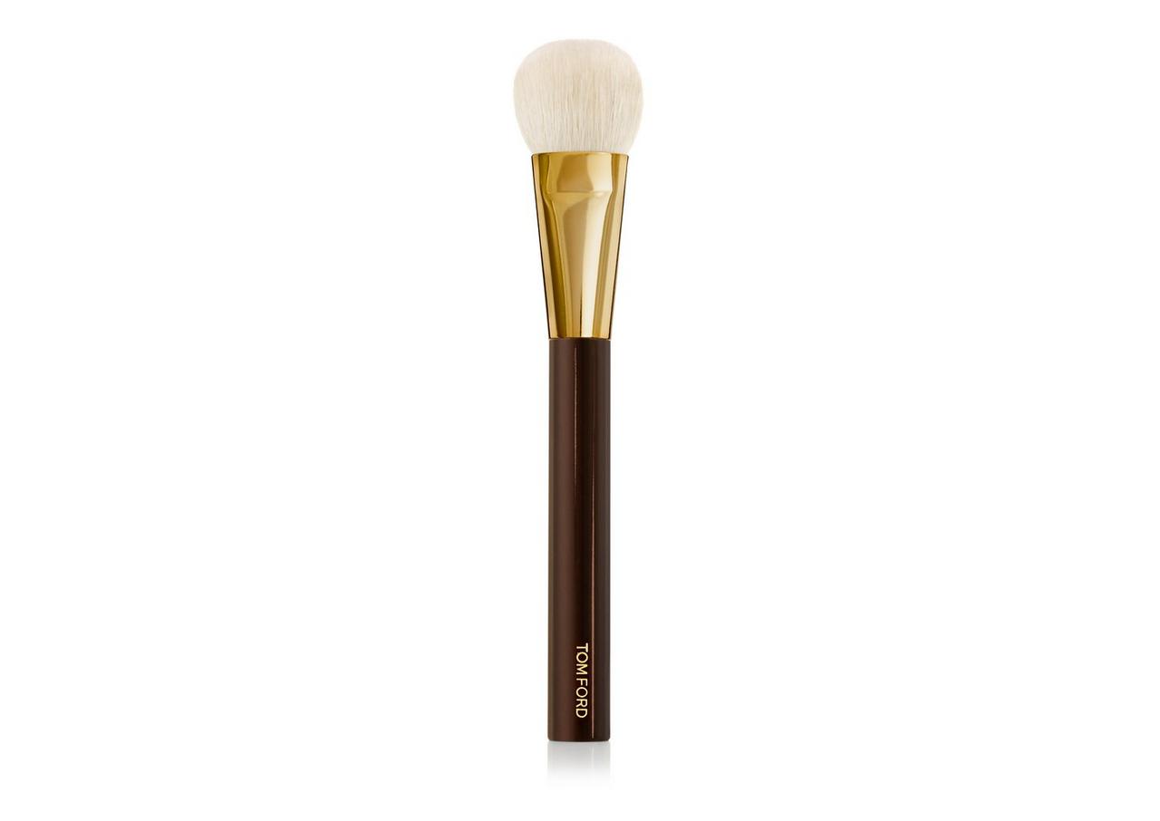 the raeviewer - a premier blog for skin care and cosmetics from an  esthetician's point of view: Tom Ford Bronzer Brush Review, Photos,  Comparisons
