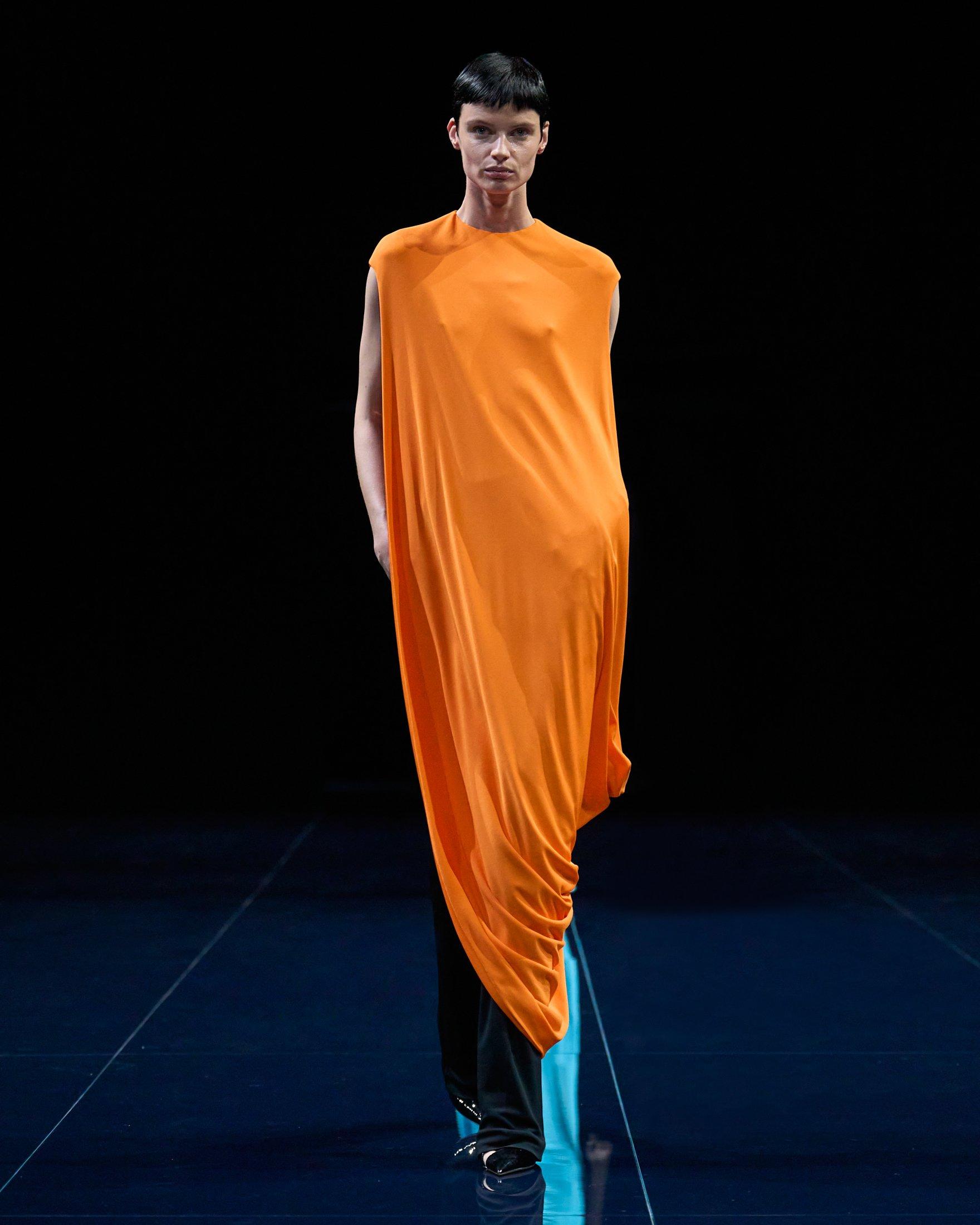 IMPOSSIBLE ASYMMETRIC CAP SLEEVE TOP | TOM FORD Fashion