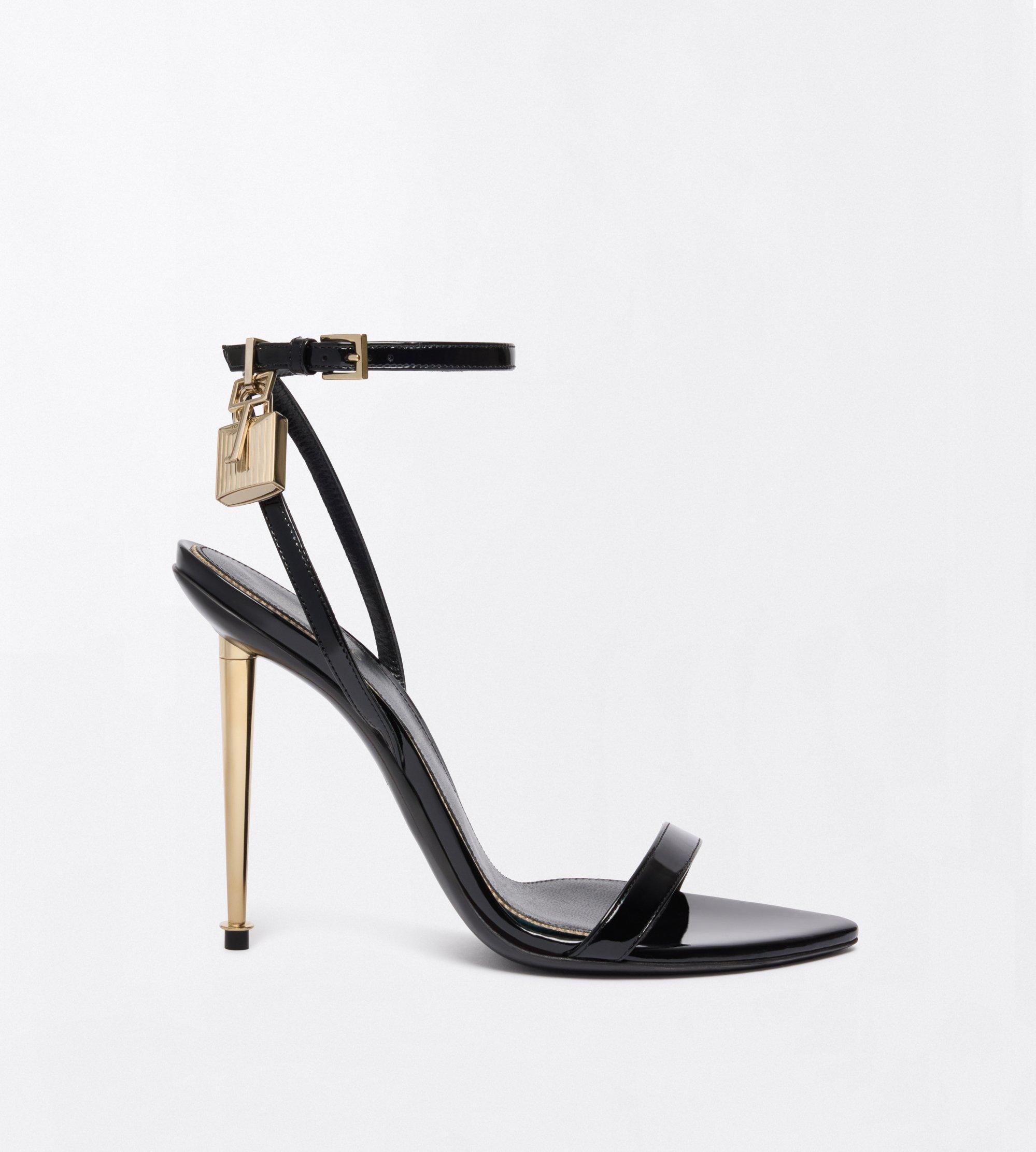 PATENT LEATHER PADLOCK POINTY NAKED SANDAL