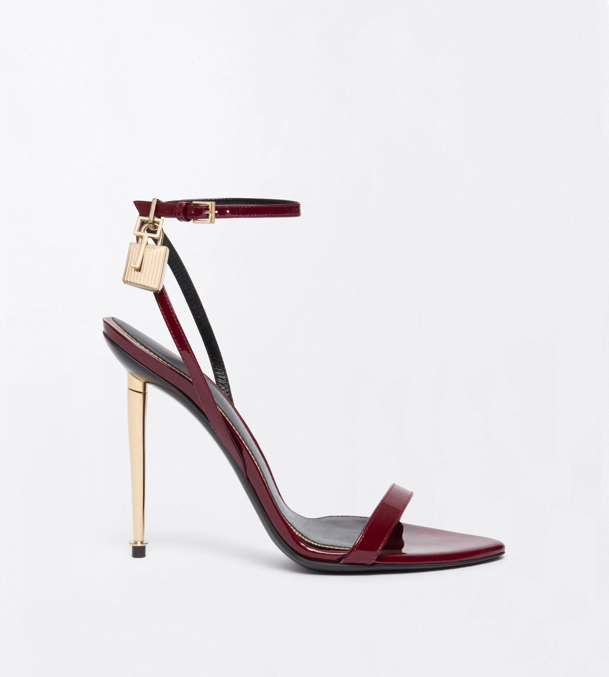 PATENT LEATHER PADLOCK POINTY NAKED SANDAL