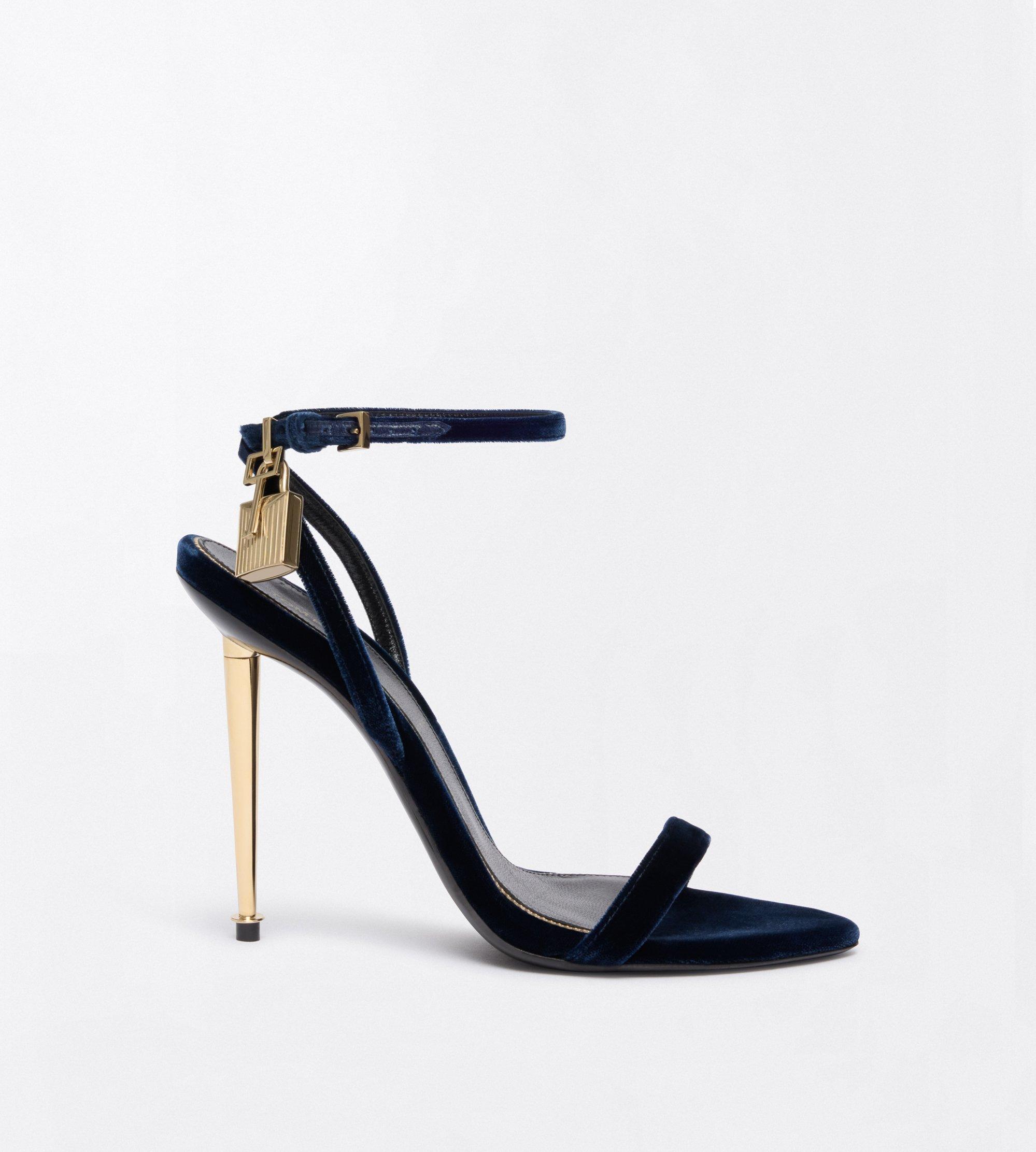 VELVET PADLOCK POINTY NAKED SANDAL