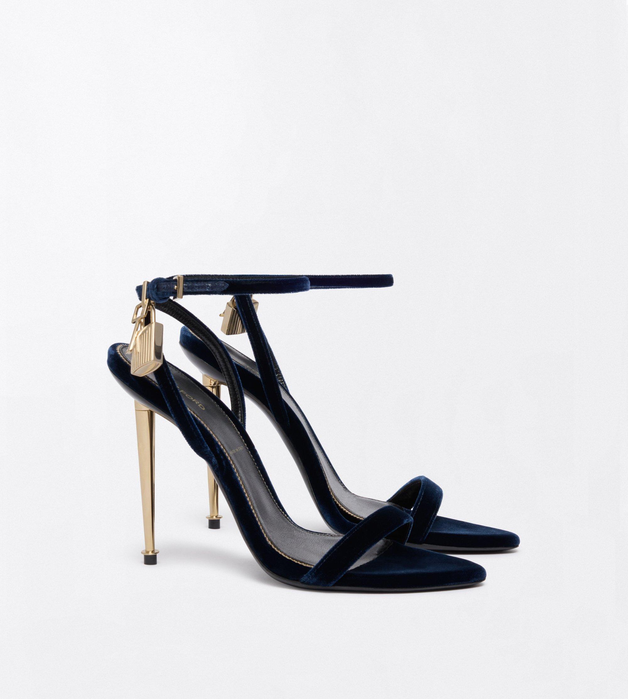 VELVET PADLOCK POINTY NAKED SANDAL