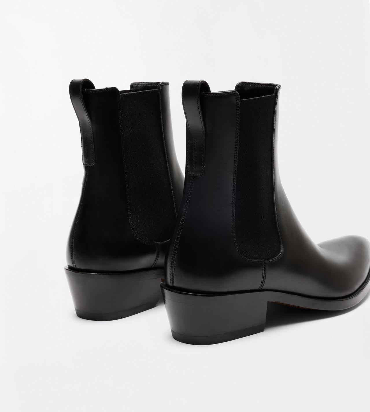 TOM FORD LEATHER BLACK BURNISHED LEATHER CHELSEA BOOT