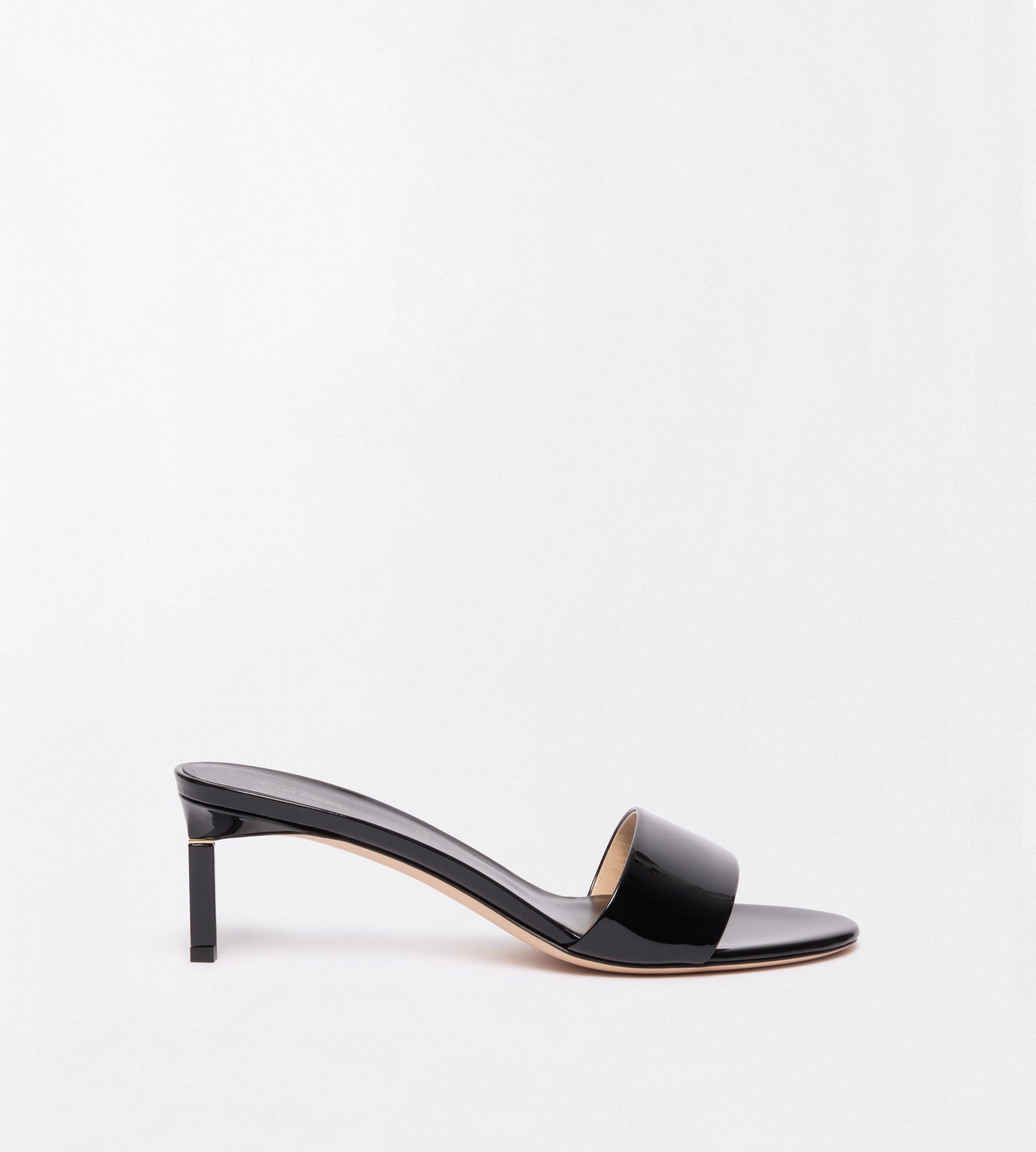 PATENT LEATHER T MULE