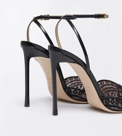 TOM FORD LEATHER BLACK PATENT LEATHER AND LACE ANKLE STRAP PUMP