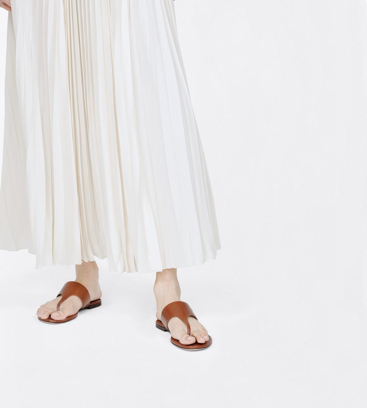 TOM FORD LEATHER HAZELNUT LEATHER LINA THONG SANDAL
