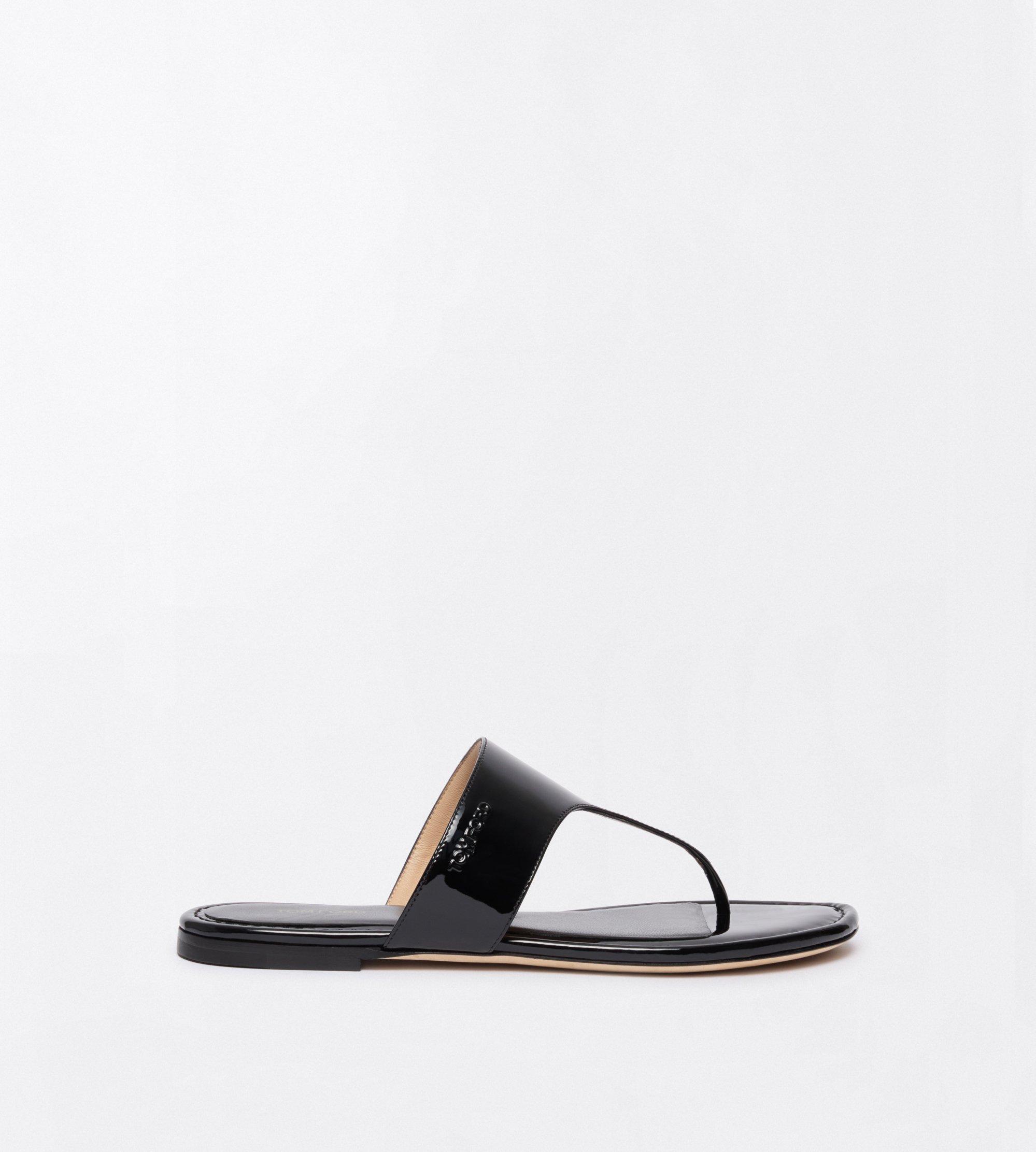 PATENT LEATHER LINA THONG SANDAL