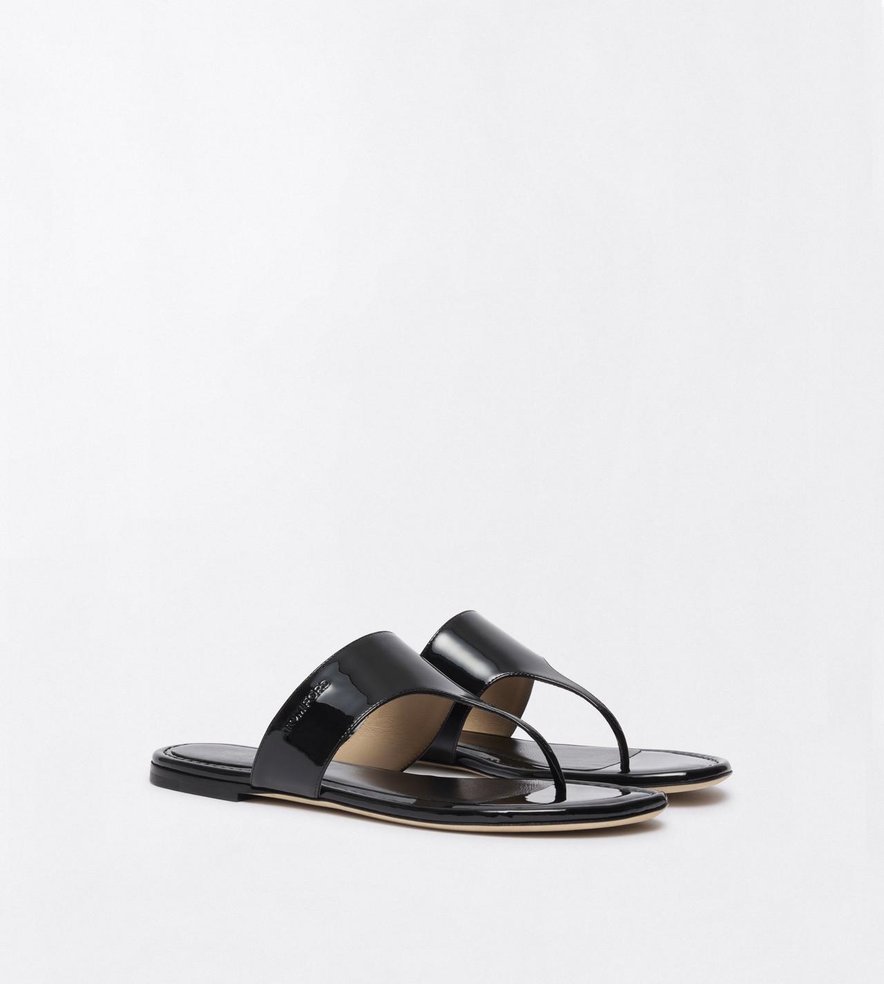 TOM FORD LEATHER BLACK PATENT LEATHER LINA THONG SANDAL