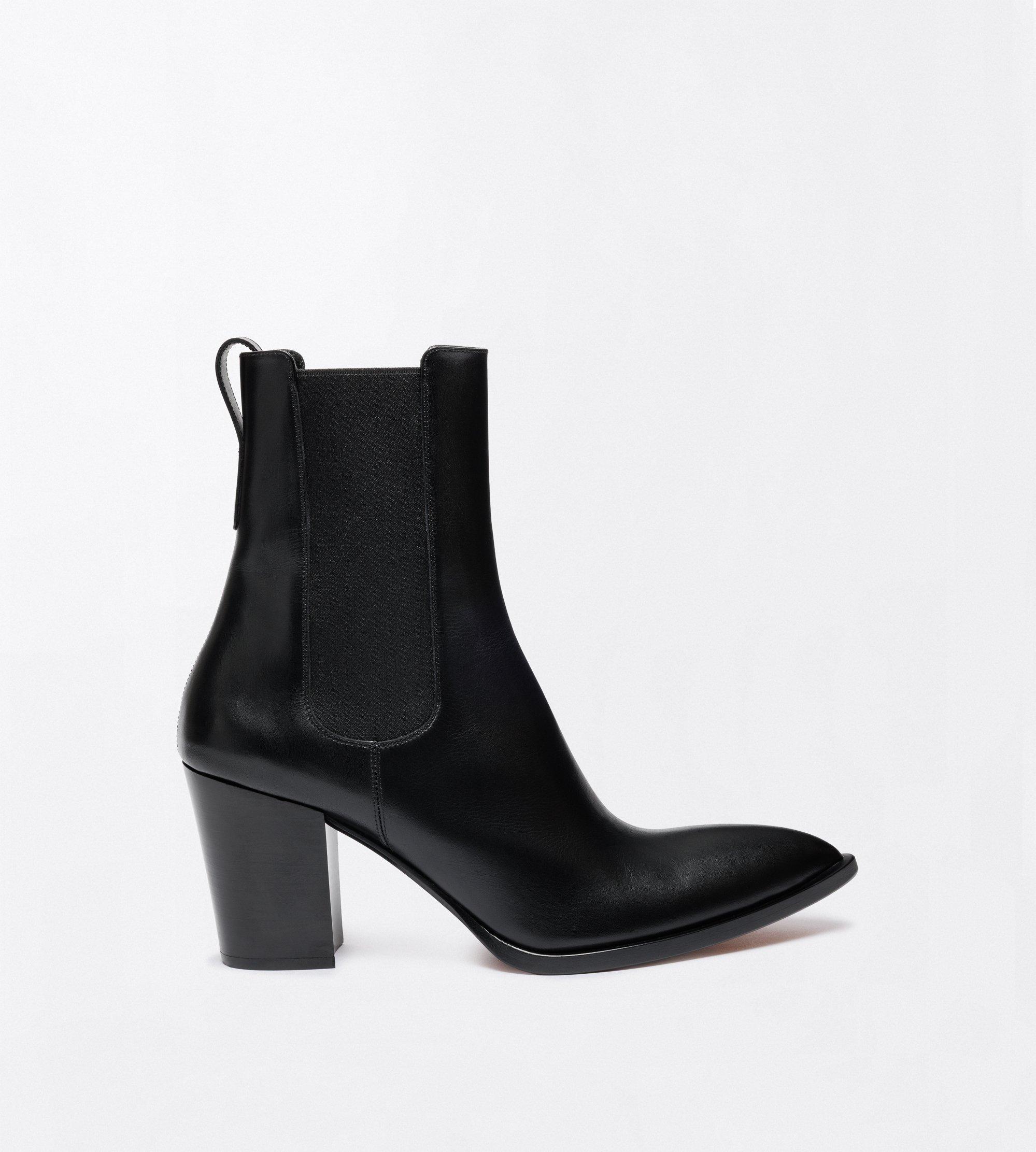 BURNISHED LEATHER DAGGER ANKLE BOOT