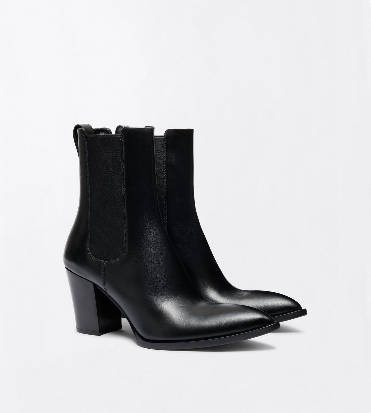 TOM FORD LEATHER BLACK BURNISHED LEATHER DAGGER ANKLE BOOT