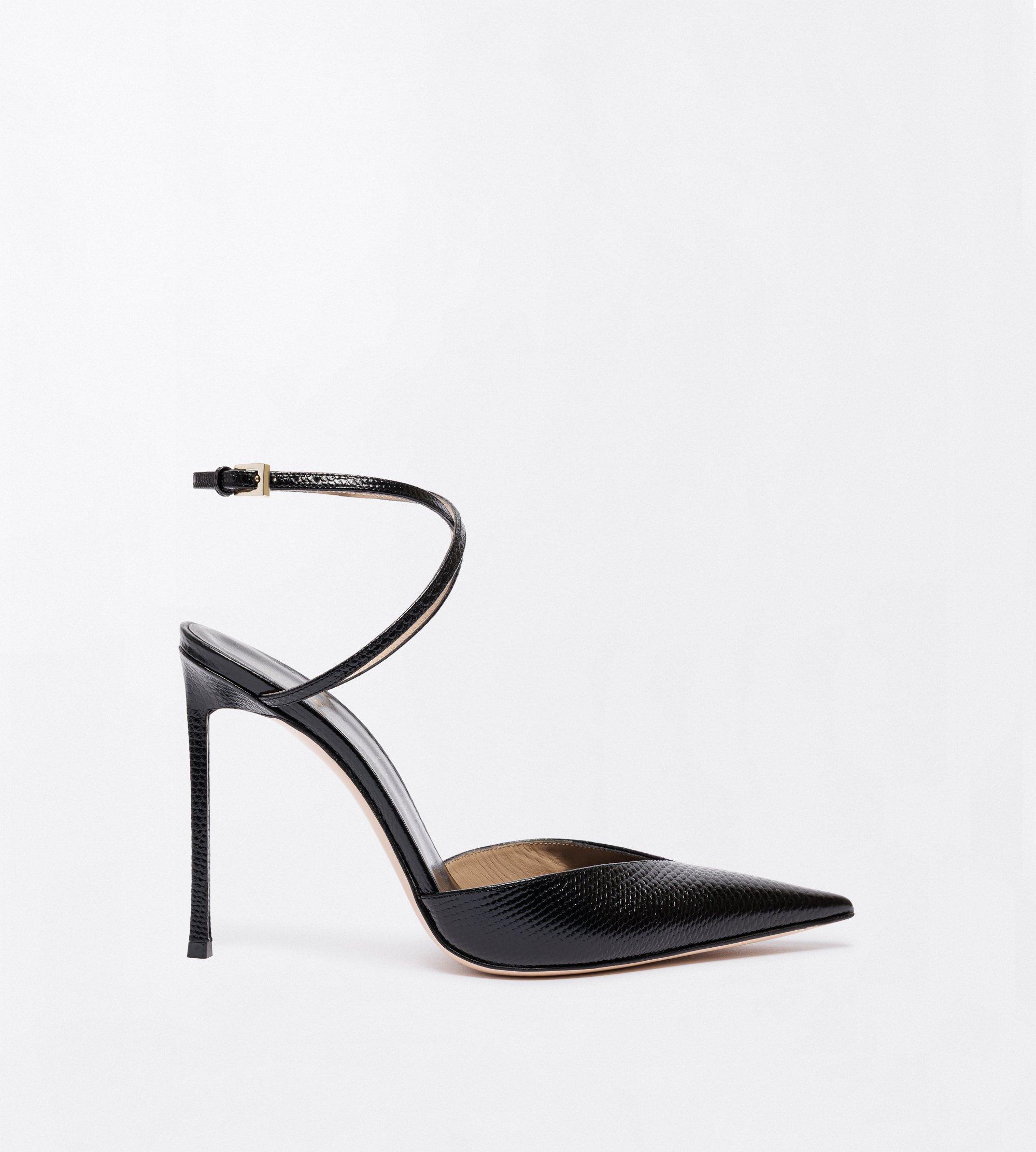 KARUNG-EFFECT EMBOSSED LEATHER SELEN PUMP
