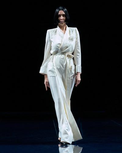 TOM FORD SILK OFF WHITE LONG PEIGNOIR EN SOIE &Agrave; COL CH&Acirc;LE