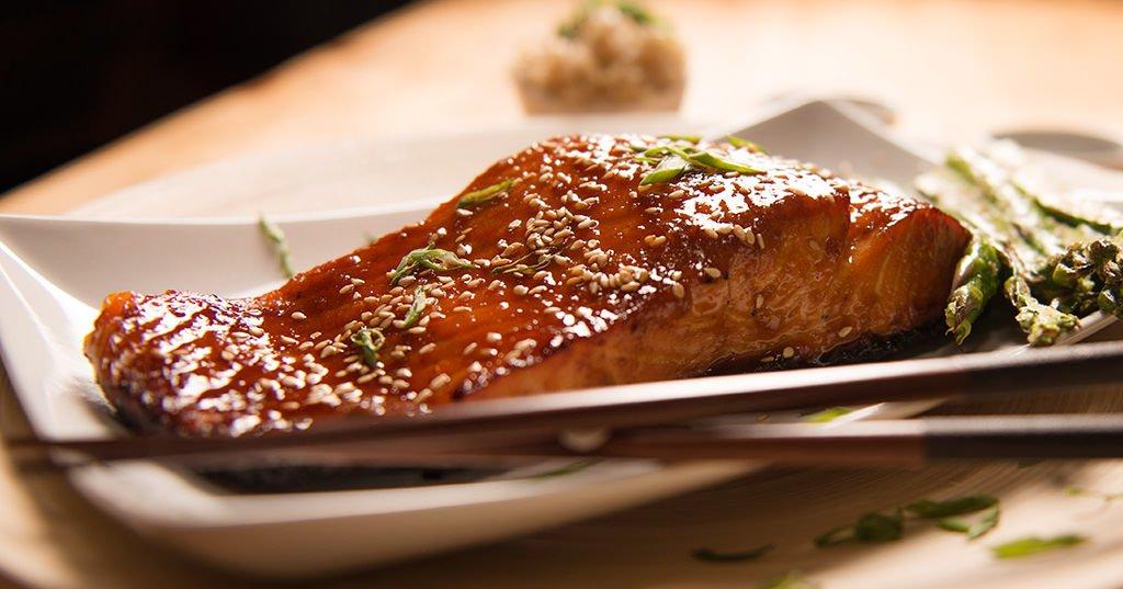 0416_Sweet_Spicy_Sriracha_Salmon_RE_HE_M