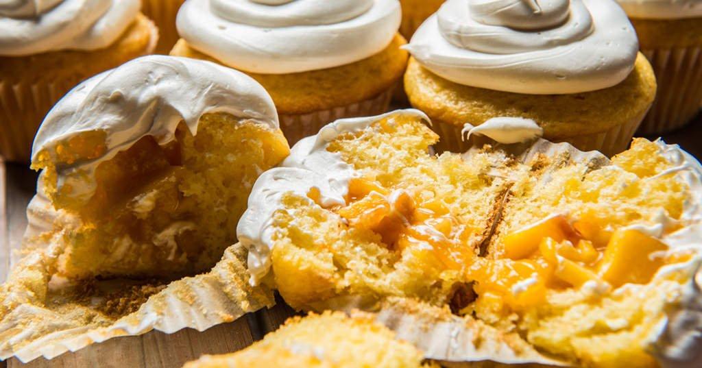 0816_Peach_Cobbler_Cupcakes_RE_HE_M