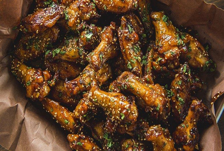 1235107_Saucy-Sriracha-Wings_RE_HE_M