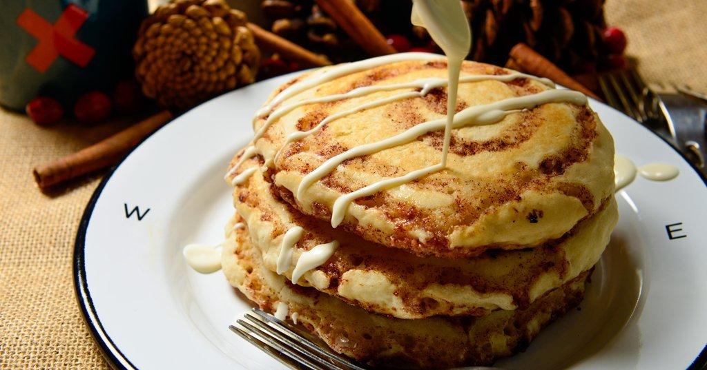 20161115_Cinnamon-Roll-Pancakes_RE_HE_M