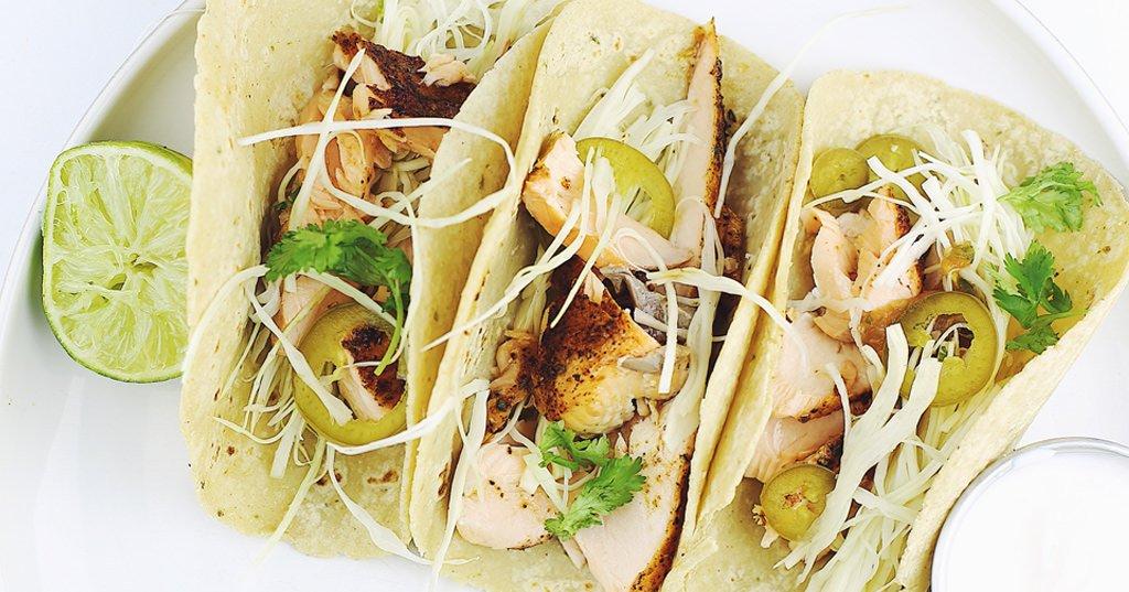 20170320_Grilled-Salmon-Tacos-with-Smoked-Tomato-Salsa-by-Daniel-Seidman_RE_HE_M