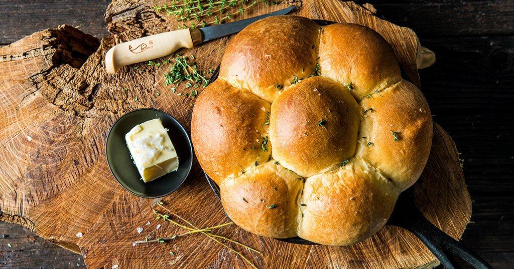 20170420_Baked-Otium-House-Roll-by-Chef-Timothy-Hollingsworth_RE_HE_M