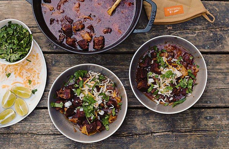 20181012_Top-Traeger-Chili-Recipes-Smokenomics-Short-Rib-Chili_BG