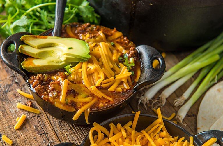 20181012_Top-Traeger-Chili-Recipes-Smokenomics-Texas-Red-Chili_BG