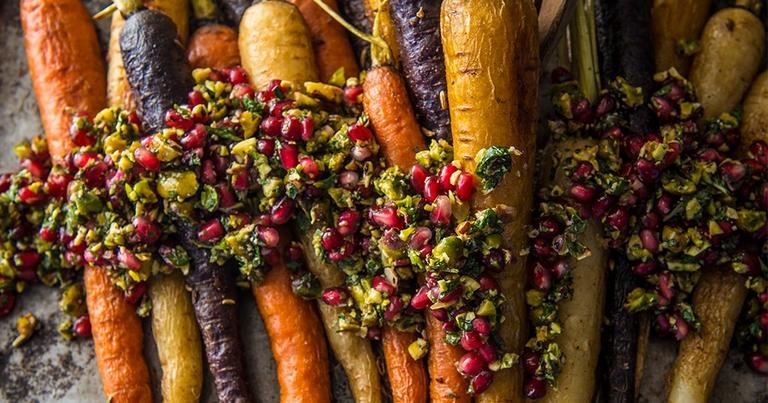 20181024_Roasted-Carrots-with-Parsley-Vinaigrette-and-Pomegranate-Seeds_RE_HE_M