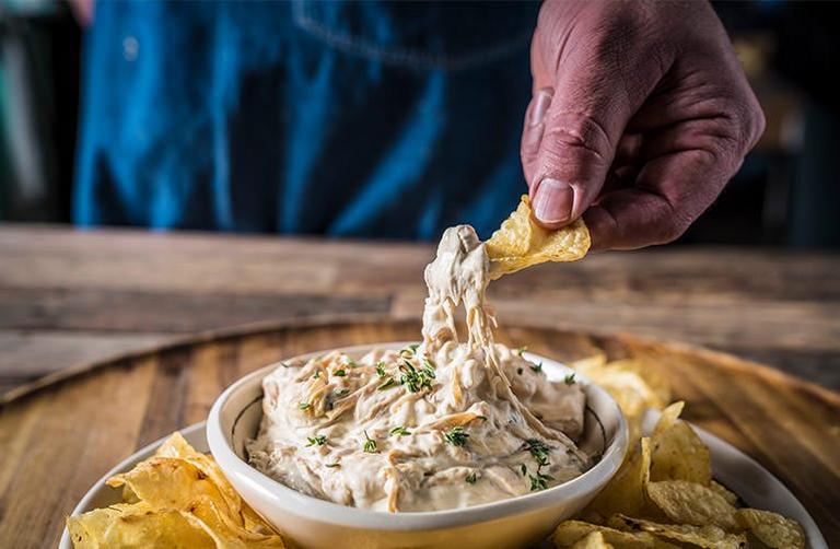 20190116_Top-Superbowl-Recipes-Grilled-French-Onion-Dip_BG