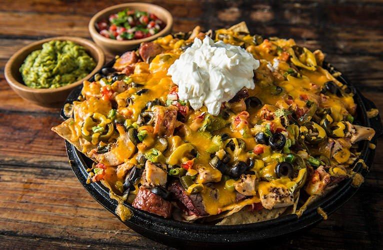 20190116_Top-Superbowl-Recipes-Ultimate-Loaded-Nachos_BG