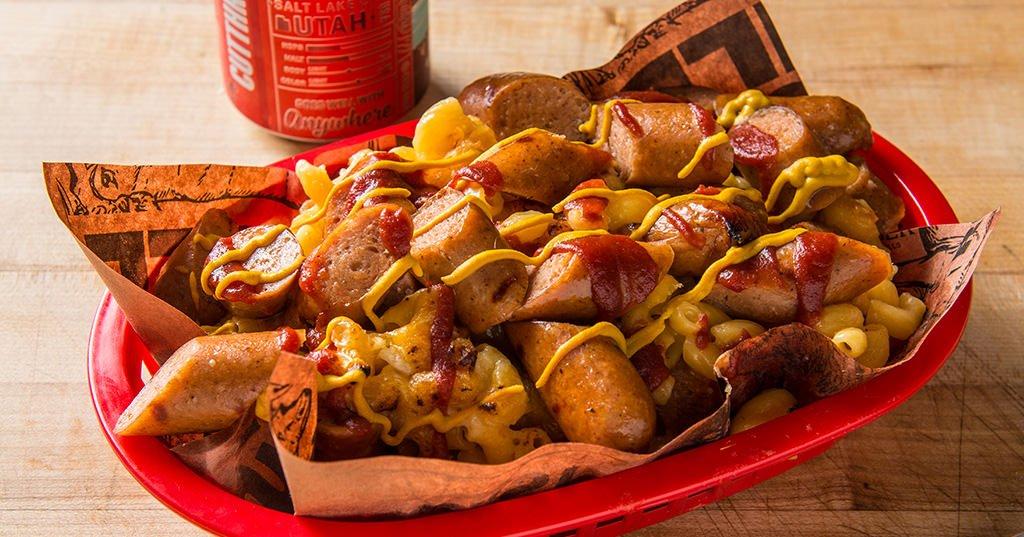 Baked-Ballpark-Mac-and-Cheese_RE_HE_M