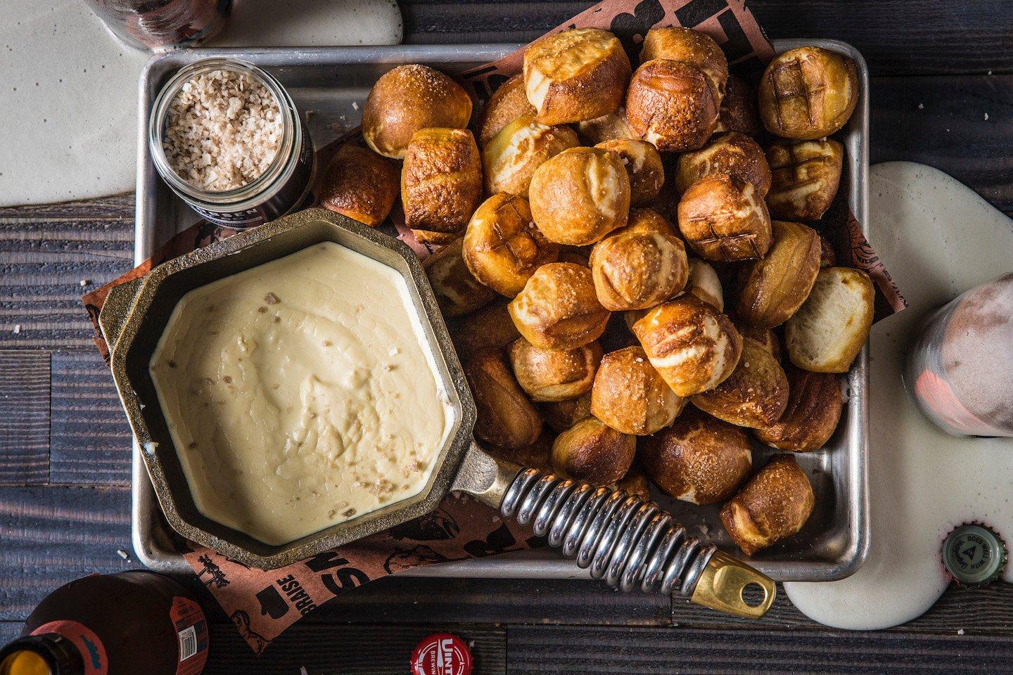 Baked_Pretzel_Bites_Beer_Cheese