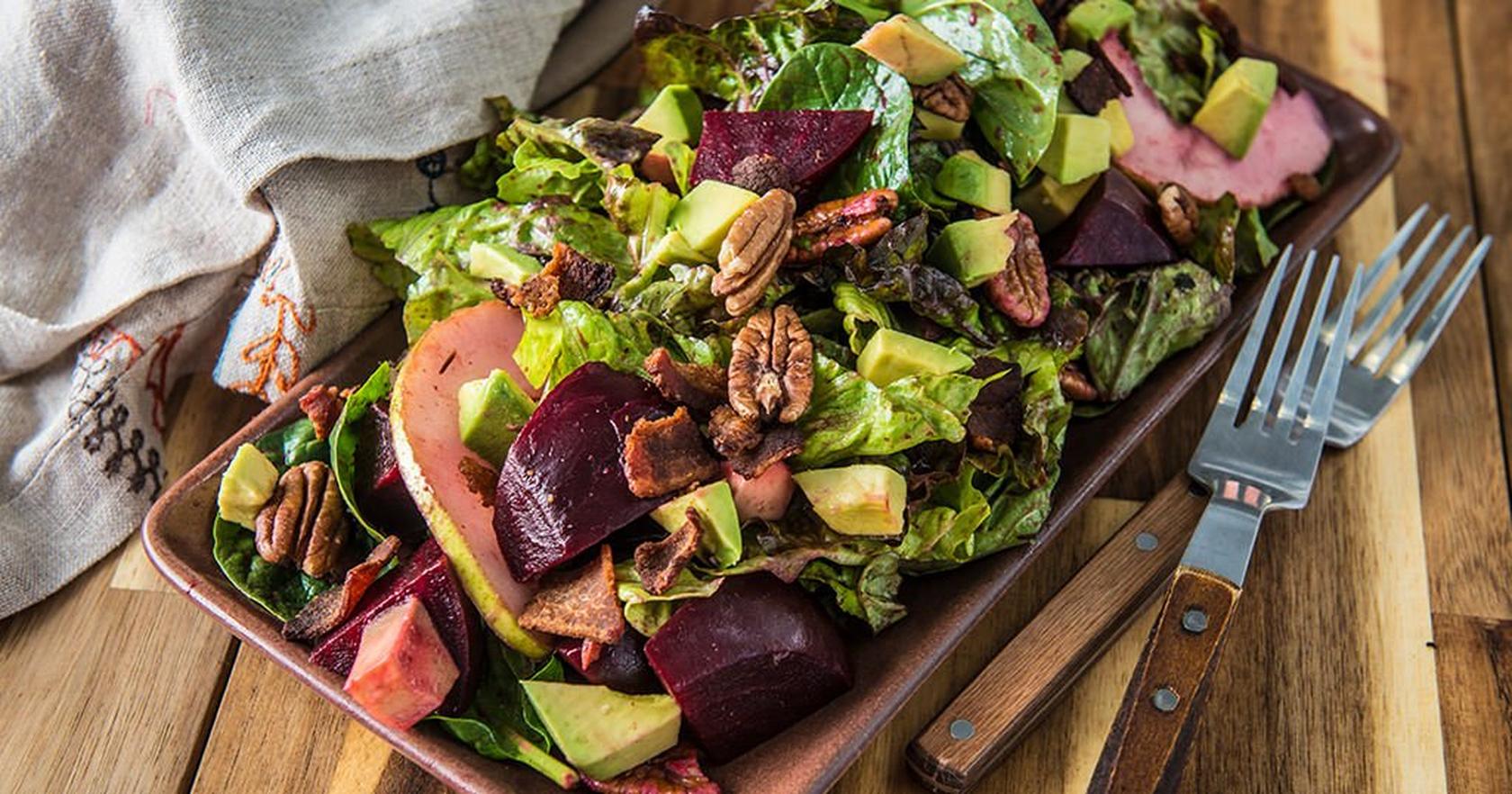Beet-Bacon-Salad_Traeger-Wood-Fired-Grills_RE_HE_M