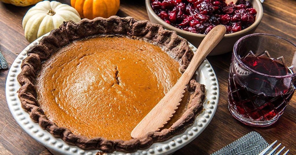 Bourbon-Maple-Pumpkin-Pie_Traeger-Wood-Fired-Grills_RE_HE_M